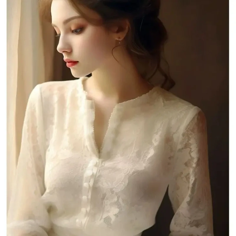 

Весна 2025 г., женская французская белая кружевная рубашка, универсальный темпераментный топ