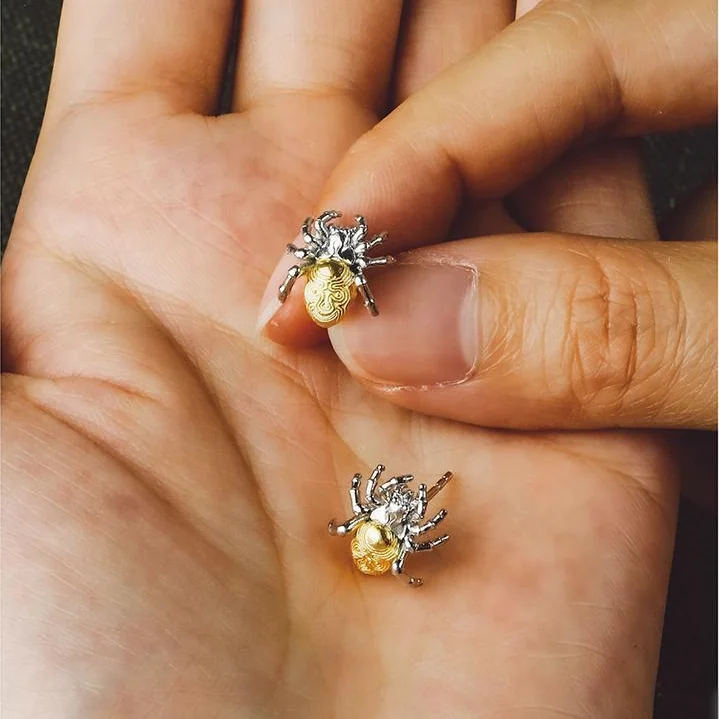 Personality Two Tone Spider Stud Earrings Unique Funny Insect Earrings Fashion Jewelry Accessories Gifts
