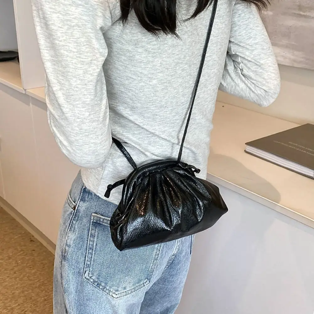 Portable Leather Women Dinner Bag Solid Color Crossbody Bag Pleated Shell Bag Clutch Bag Lipstick Bag Cloud Bag Girl