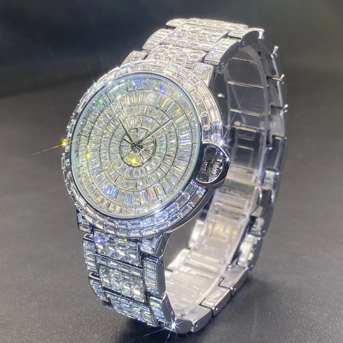 Hoogwaardige quartz horloges voor heren, prachtige zilveren en gouden rechthoekige horloges met stenen, luxe herenhorloge, sieraden.