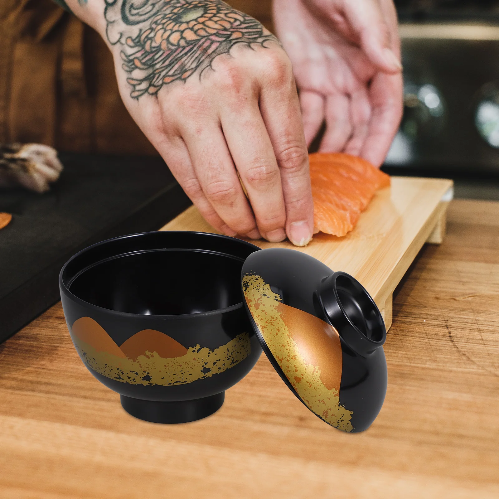 

Traditional Japanese Soup Bowl with Lid Melamine Reusable Rice Noodle Bowl for Restaurant Home Dining Table Lidded Soup Bowls