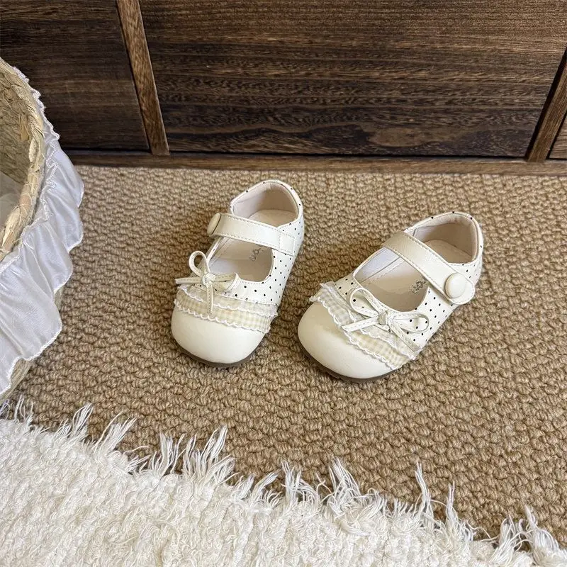 Baby-Flachschuhe mit runder Spitze, süße Polka-Dot-Kinderschuhe aus Leder, runde Zehen, 2026, brandneue Lauflernschuhe für Kleinkinder mit weicher Sohle – Detail 5