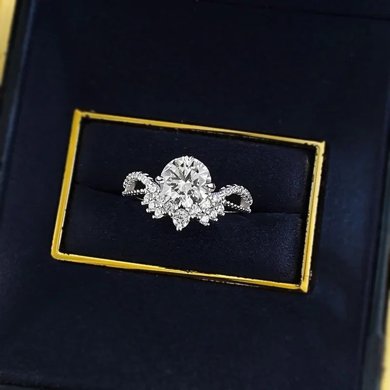 

NEWNEW925 Silver Crown V-Ring 7.5mm Round Luxury Surrounding Ring for Women