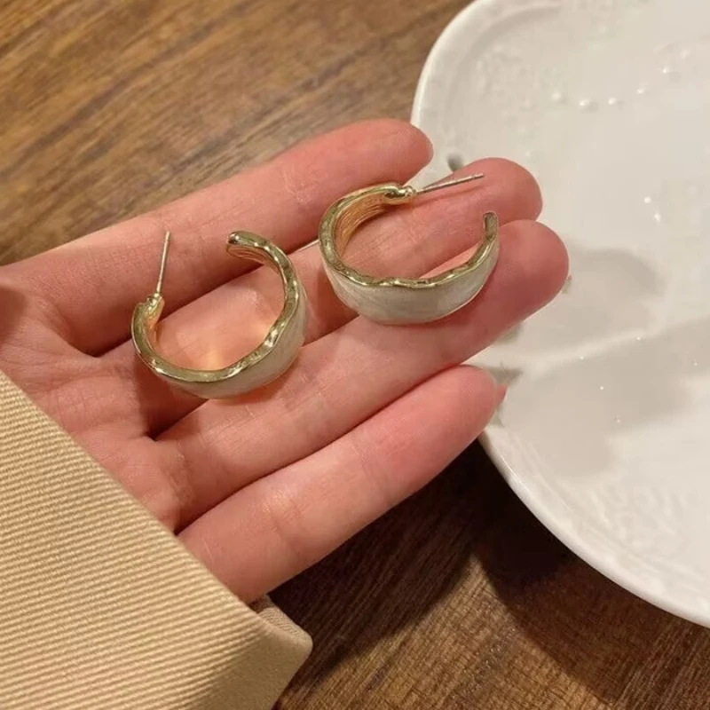 Unique C-Shaped White Wave Edge Drop Earrings for Women Simple Hip-hop Korean Exaggerated Creative Jewelry Girl Gift