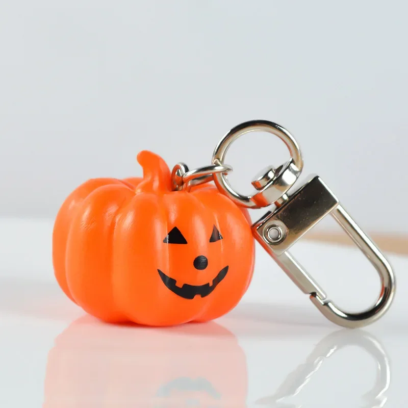 Porte-clés Créatif en PVC avec Tête de Citrouille d'Halloween, Mini Modèle de Voiture, Pendentif de Sac, Accessoires Personnalisés pour Couple, Cadeau