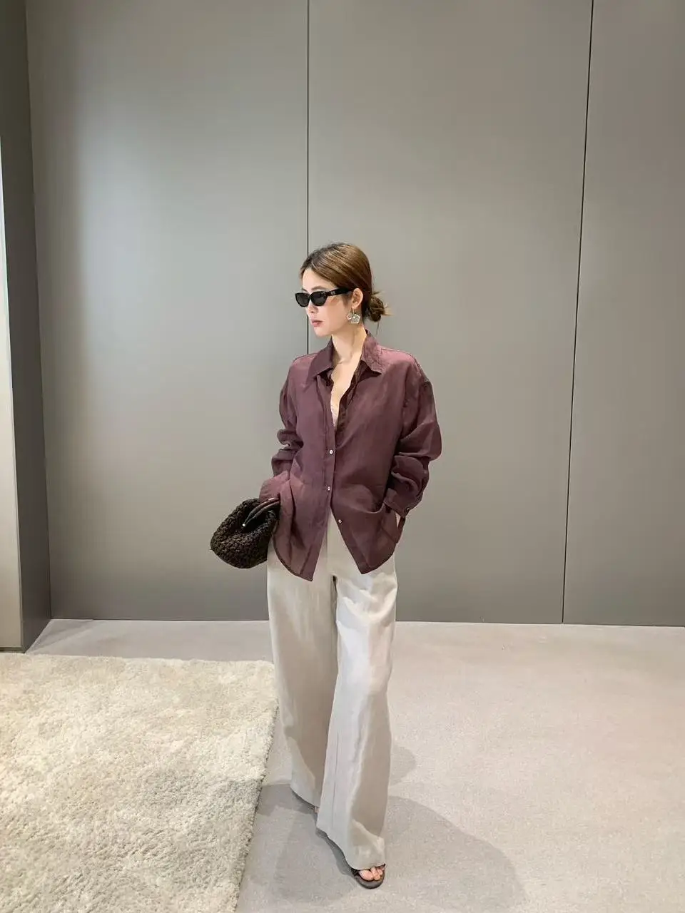 

Lilian Casual Comfortable Loose Breathable Commute Shirt Women's Fashion Style Collar Long Sleeve Pure Color Button Detail