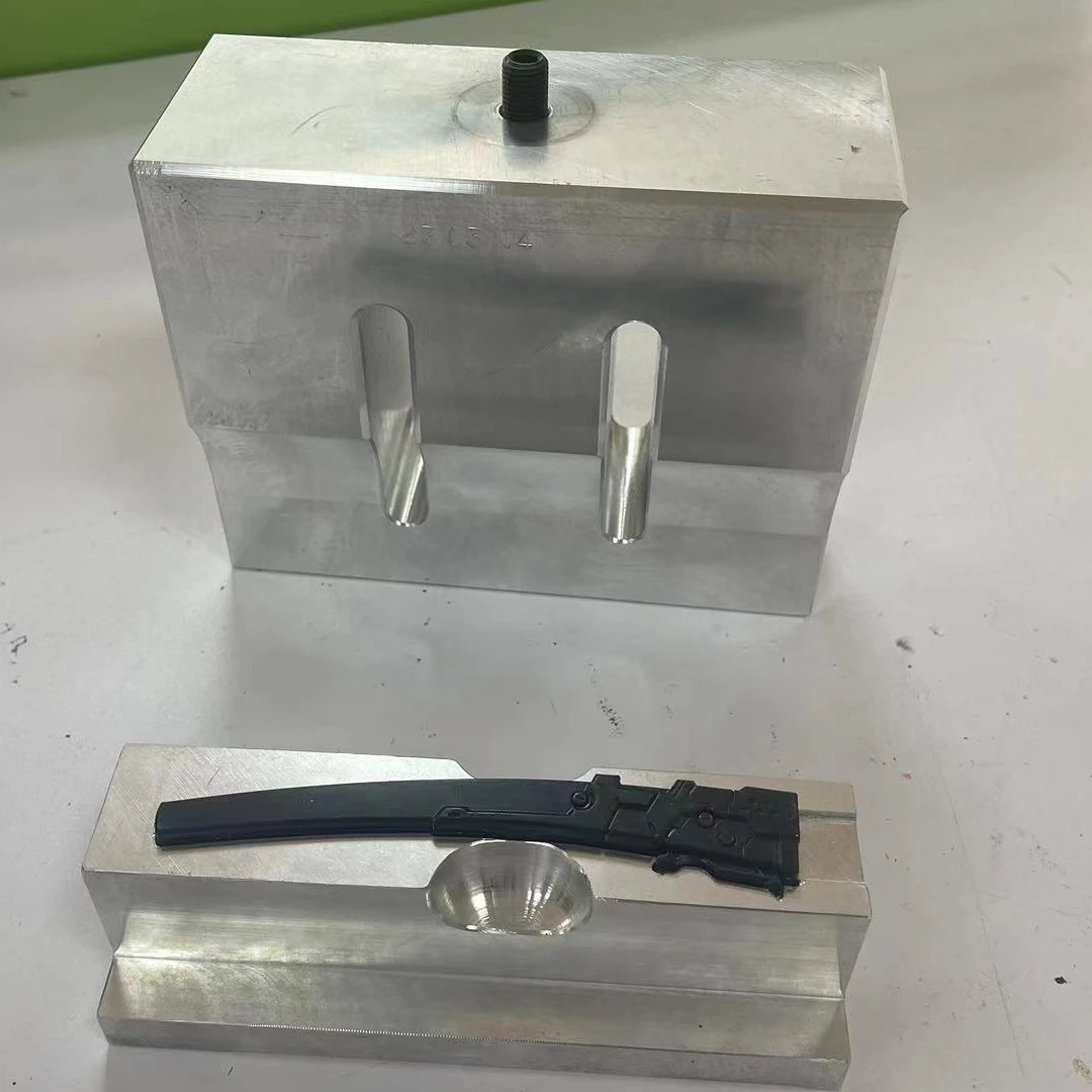Ultrasonic Horn For Welding And Cutting 15kHz Ultrasonic Welding Tool Or Ultrasonic Welding Horn For Plastic 20K