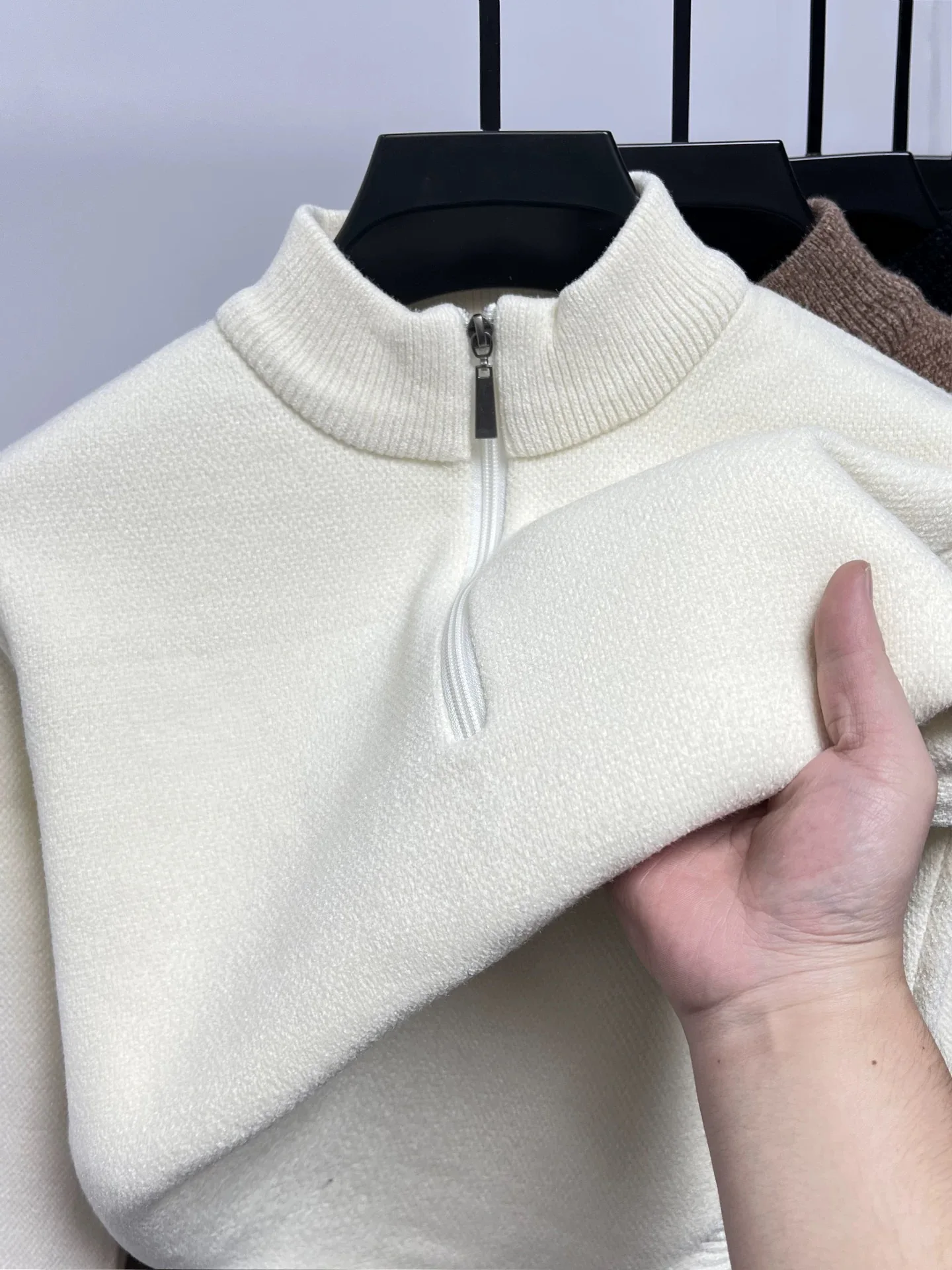 

Light luxury fashion zipper semi high neck sweater men's knitted luxury solid color plush warm comfort autumn winter pullover