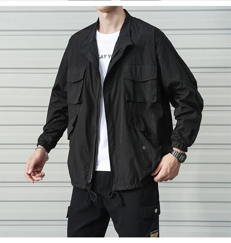 

Мужское пальто в стиле Y2K: винтаж, ретро, традиционный, исторический, вне времени, ностальгический, старомодный, антикварный, культурное наследие, наследие поколений