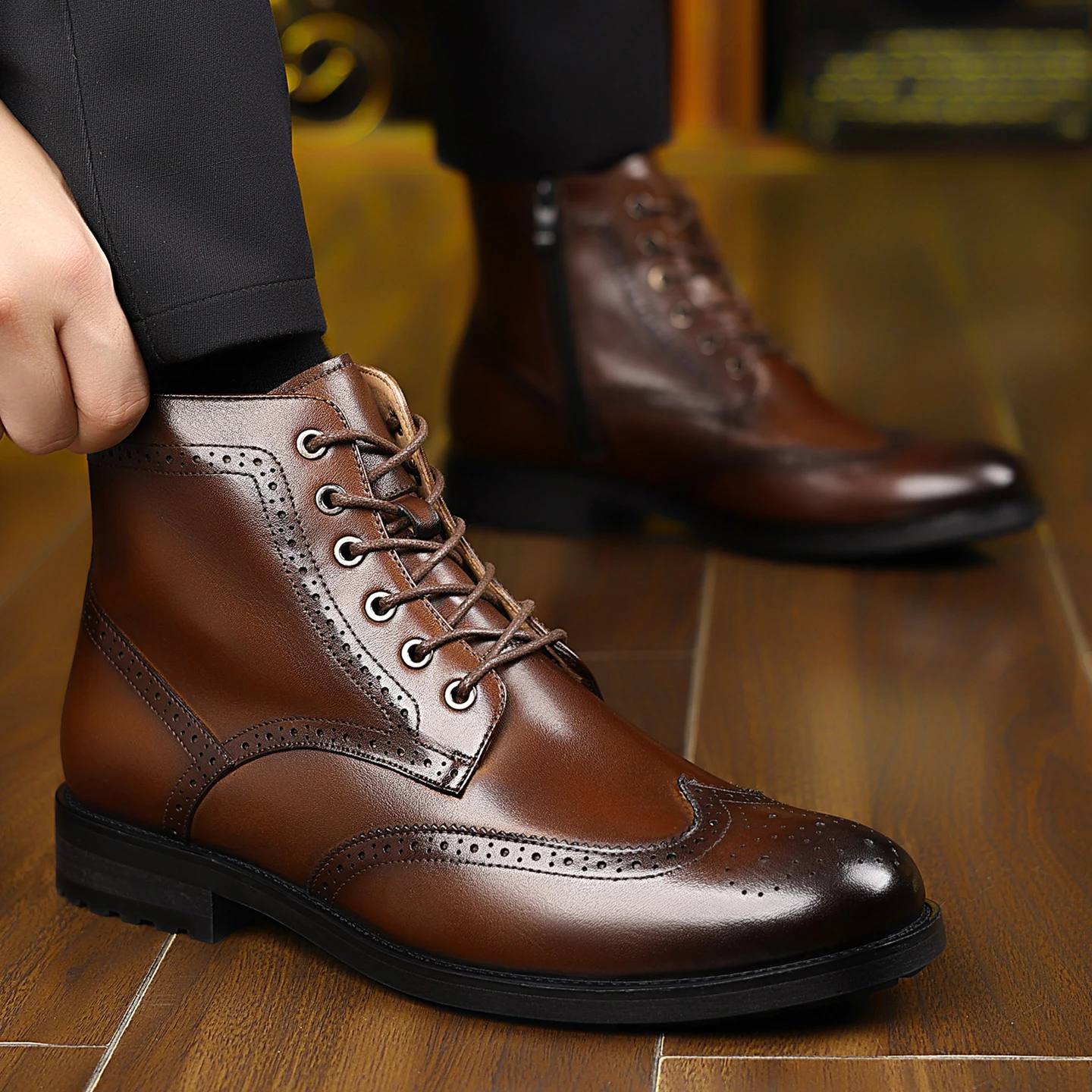 

Business desert boots men's low-top Brock shoes carved soft-soled breathable retro leather British style leather short moto