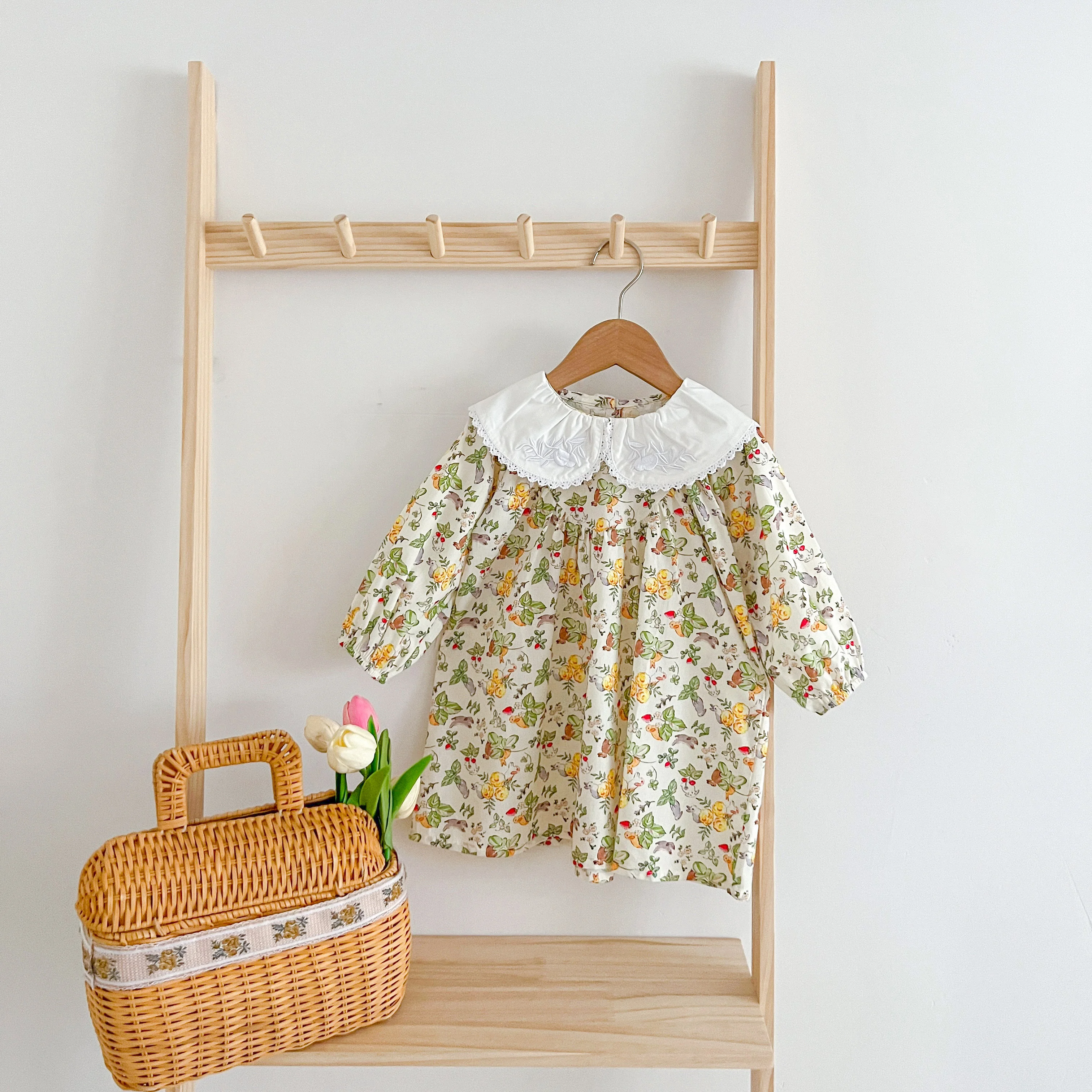 Familien look Frühling Blumen kleid Baby Mädchen bestickt Pandora Kragen Baumwoll kleid Baby Mädchen Blumen Bodysuit Schwestern Look Kleidung – Detail 3