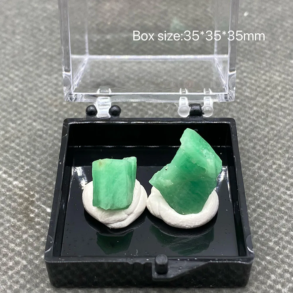 

100% Natural green emerald mineral gem-grade crystal specimens stones and crystals quartz crystals +Box 3.5cm