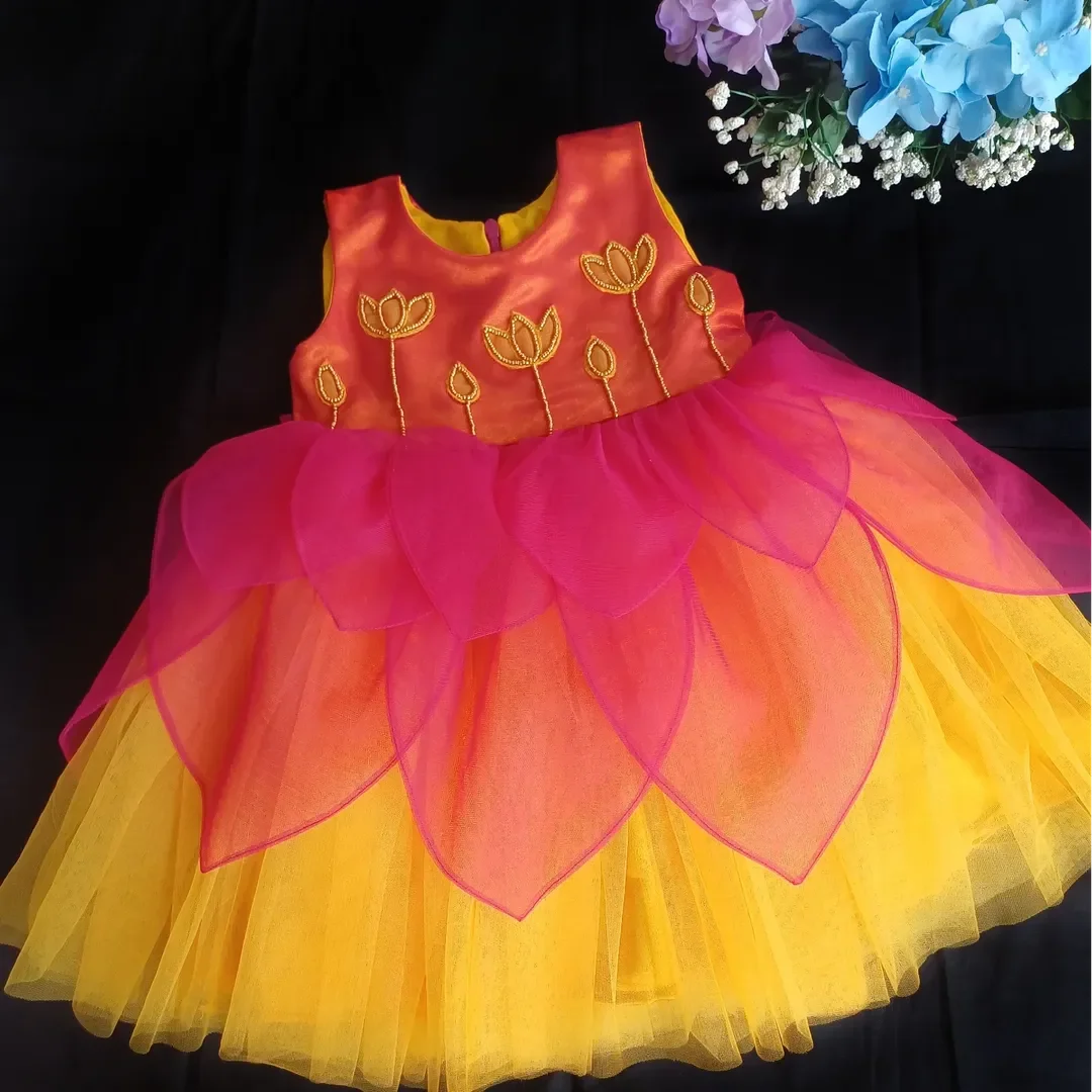 

Cute Beads Flower Ruffle Tulle Dress Custom Golden and Fuchsia A-line Tutu Dresses Zipper Back Girls Birthday Party Dress 2025