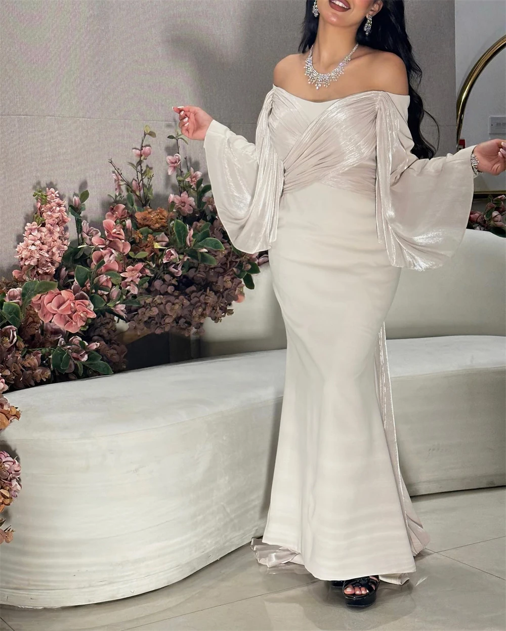 Modern Style Off the Shoulder Trumpet / Mermaid Pleat Ruched Floor-Length Satin Bespoke Occasion Dresses Evening