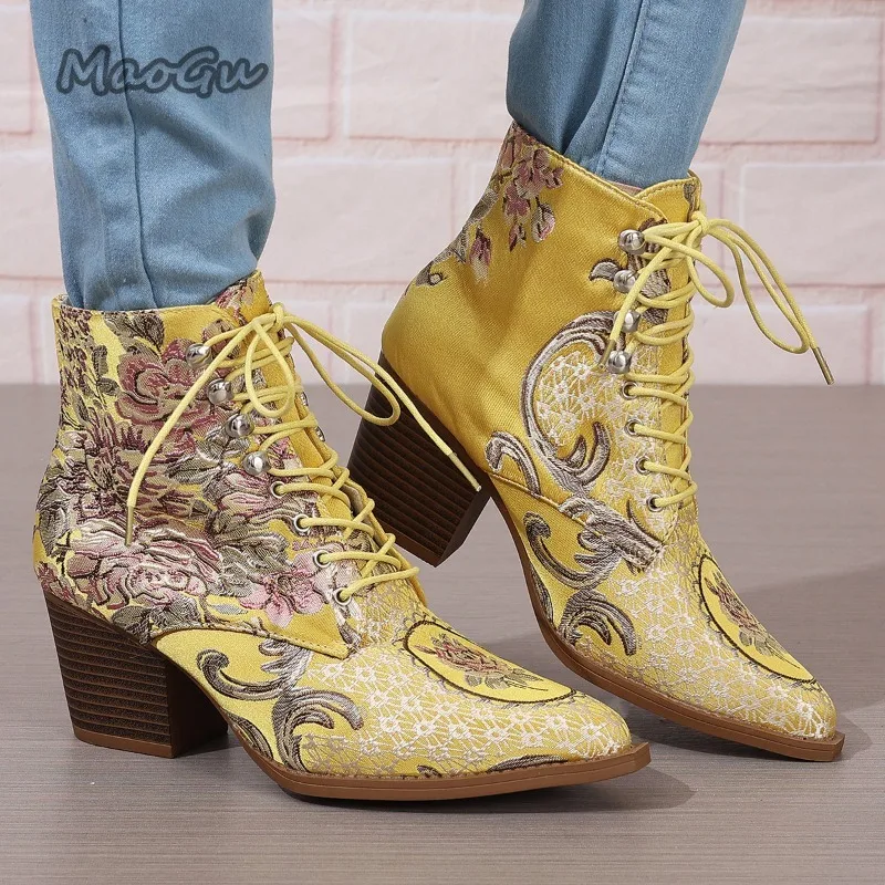 

Autumn Winter Floral Embroidery Women's Short Boots Lace-up Chunky High Heel Shoes for Women Western Style Bottines Botas Mujer