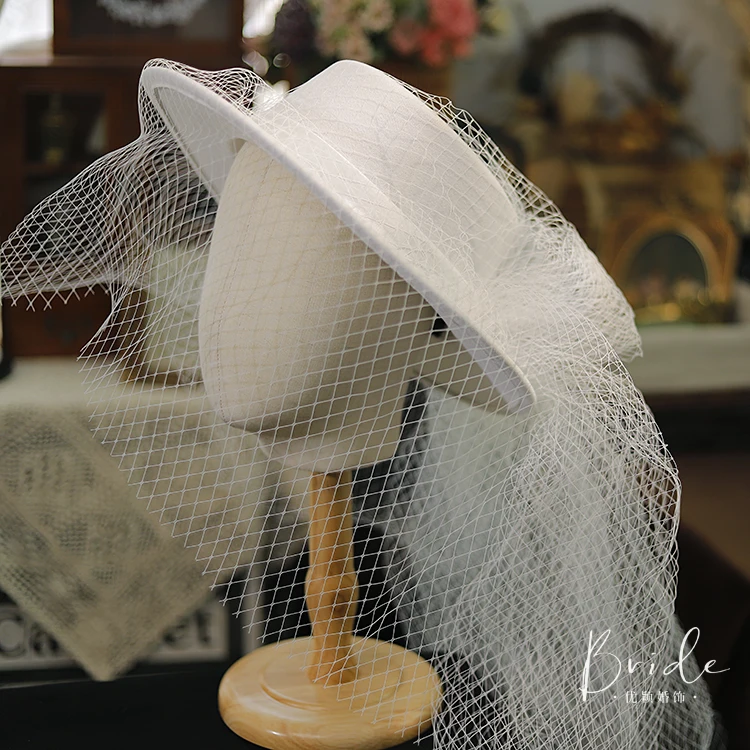 Fashion White Wedding Hat with Long Veil Elegant Large Flat Fedora Hat Face Veil Fascinator Hat Headwear Church Party Formal Hat