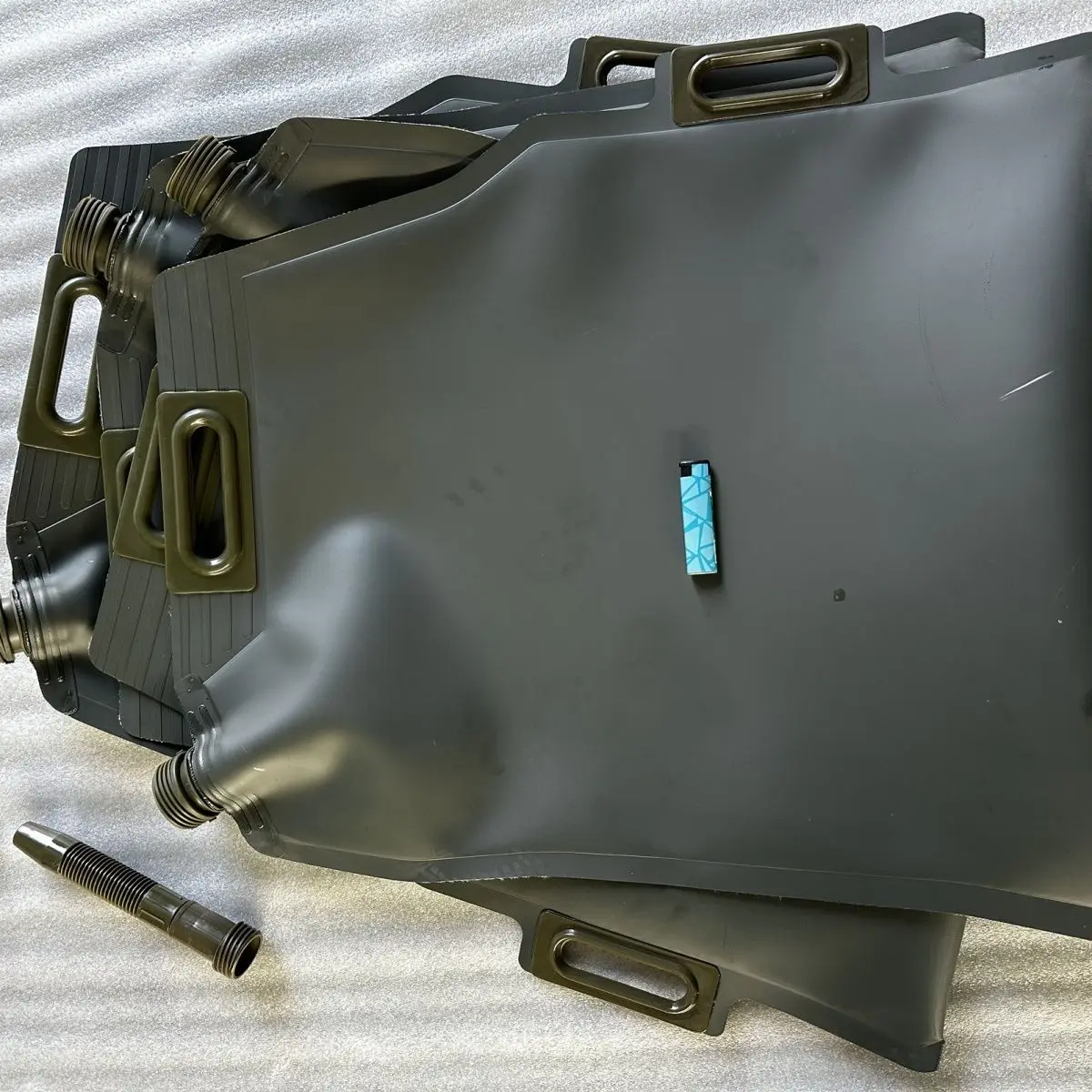 sac-a-carburant-souple-portable-de-30-l-pour-essence-de-voiture-sac-a-huile-antistatique-en-tpu-conteneur-de-stockage-d'eau-pour-le-camping-en-plein-air-et-les-voyages