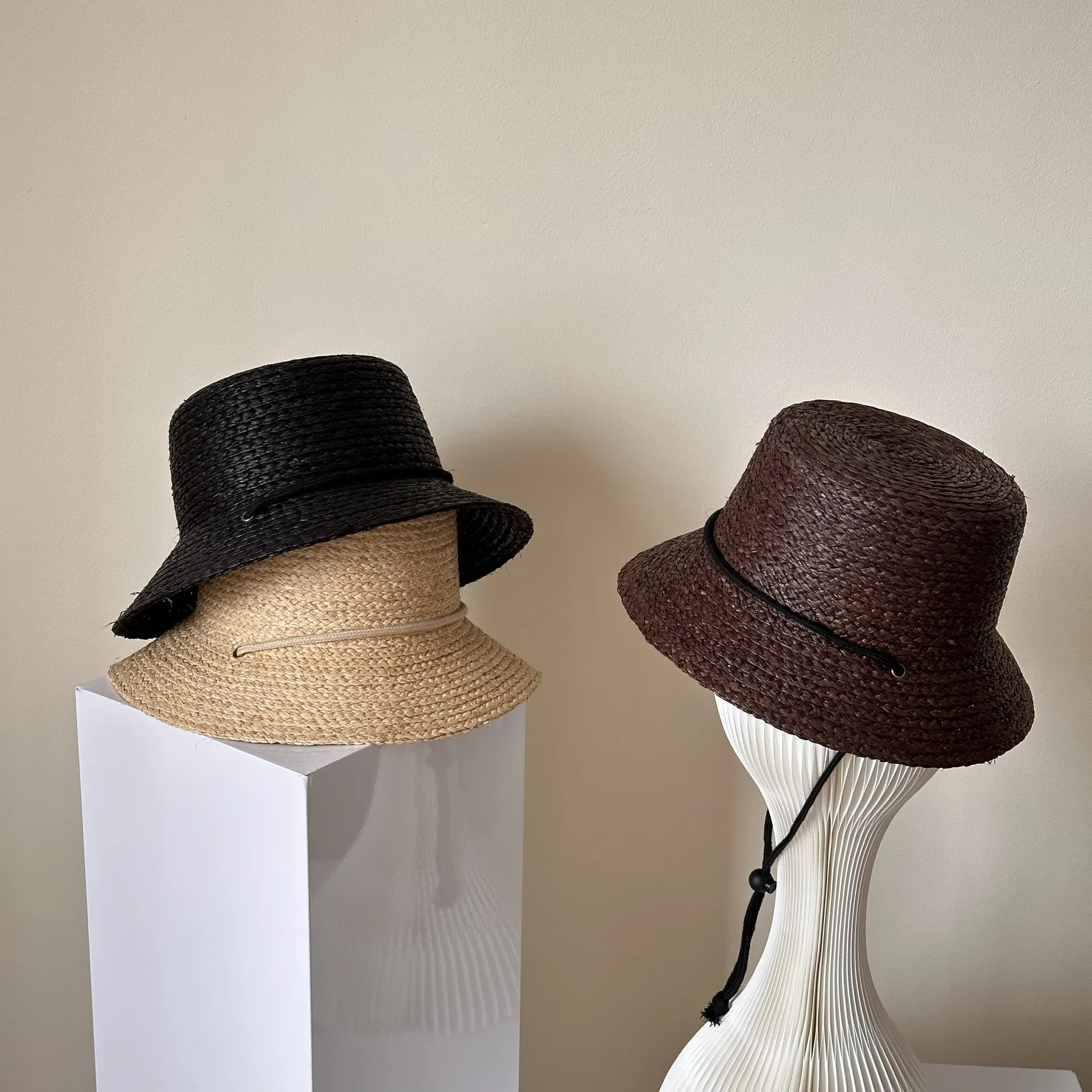 New Fashion Handmade Raffia Fisherman Hat Women's Wide Brim Bucket Black Coffee Vintage   Straw Cap Sun Hat Beach Designer Hats