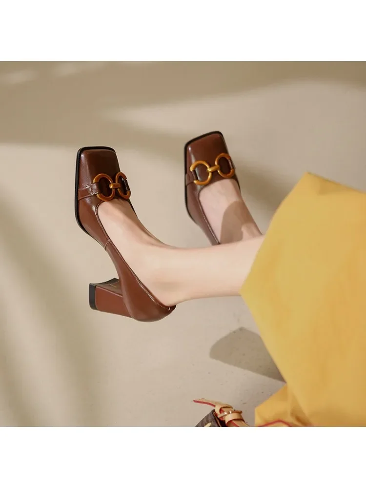 Escarpins en cuir verni pour femmes, chaussures simples polyvalentes, tête carrée peu profonde, talons optiques moyens, chaussures rétro, printemps