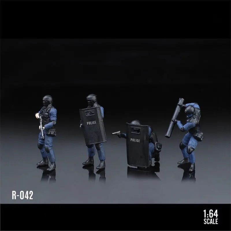 

New 1/64 Scale 4Pcs Resin Modern Armed Police Doll Set 4Soldiers Scene Accessory DIY Action Figures Display Collection Gifts Toy