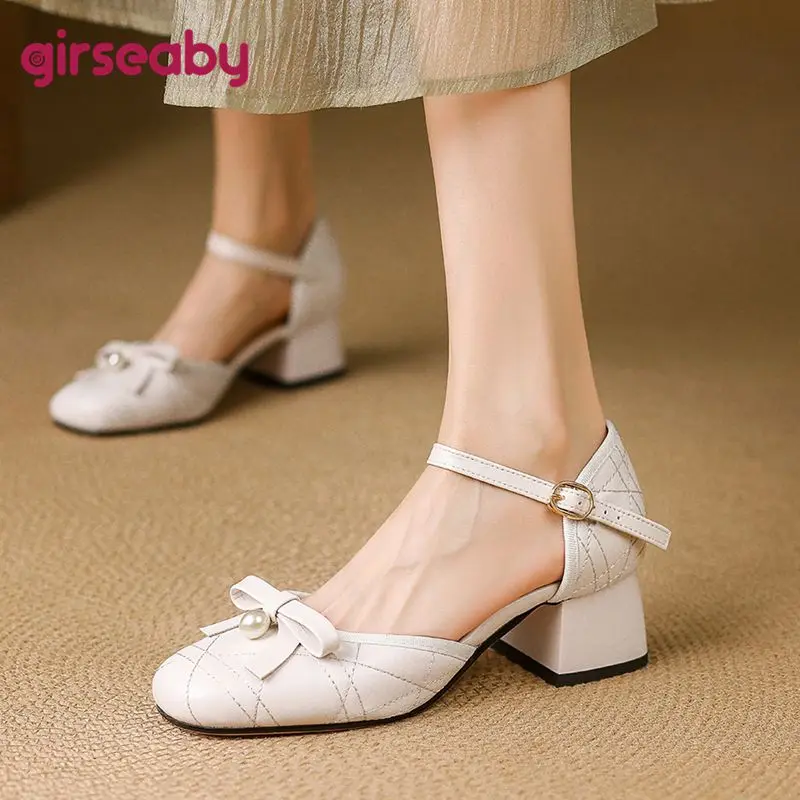 

Girseaby 2025 милые женские сандалии с квадратным носком на блочном каблуке 4,5 см, с пряжкой и ремешком и бантом, большой размер 46, 47, 48, модная обувь для свиданий