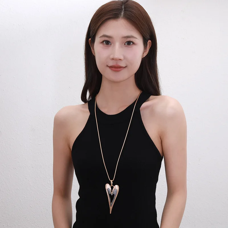 Amazon's new special long necklace heart-shaped geometric brushed women's pendant trendy niche sweater chain