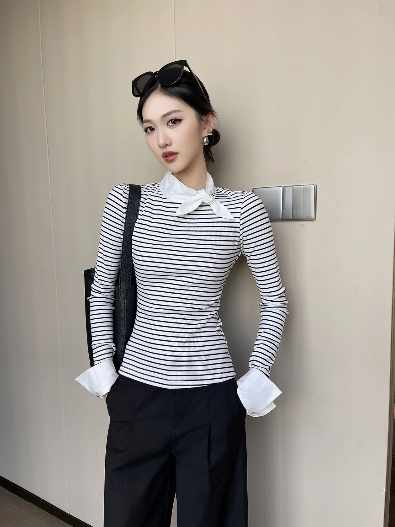 

Женская приталенная футболка с длинным рукавом, черно-белыми полосками, весна 2026, новая коллекция, повседневная одежда, нижнее белье, топ, многослойная футболка