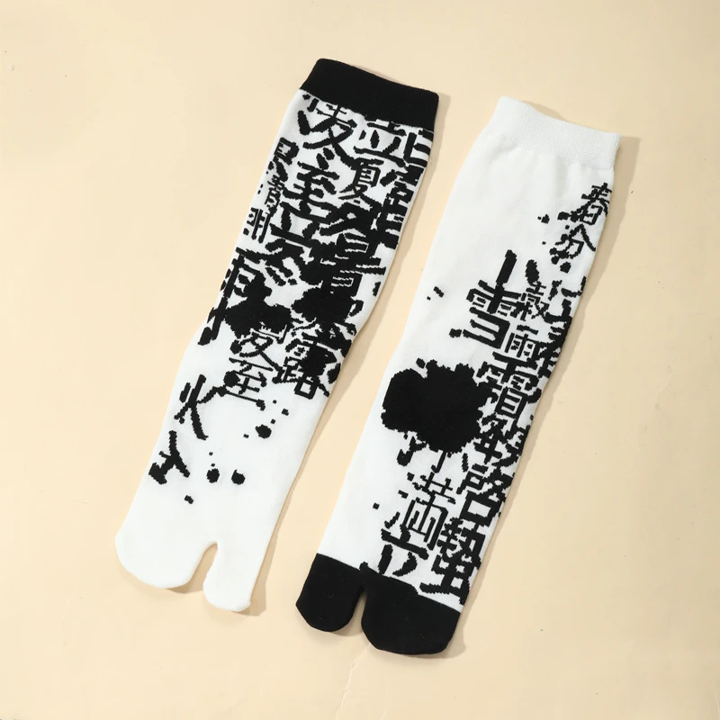 1 Pair Women Fashion Jacquard Two Toe Socks Japanese Harajuku Funny Cute Crew Cotton Tabi Socks