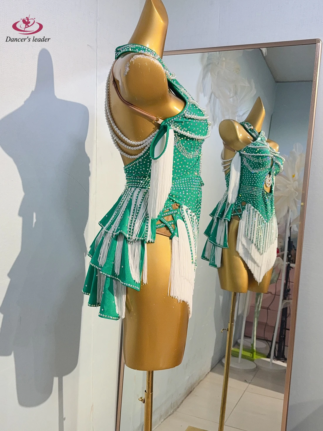 فستان نسائي لمسابقات الرقص اللاتيني الراقية مخصص بسلسلة من اللؤلؤ بلونين شرابة تشا سامبا أداء حجر الراين