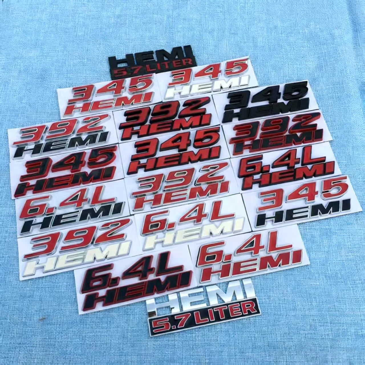 392 345 6.4L HEMI Logo Emblema de carro Acessórios adesivos para Dodge Journey Renegade Charger Calibre Grand Cherokee RAM Challenger