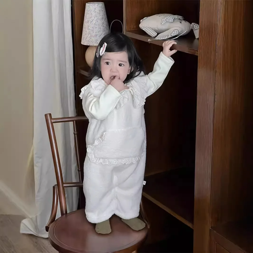 

Baby Autumn and Winter Romper Thickened Korean Girls Pocket Fleece Suspender Jumpsuit Children Cute Romper 2024 New