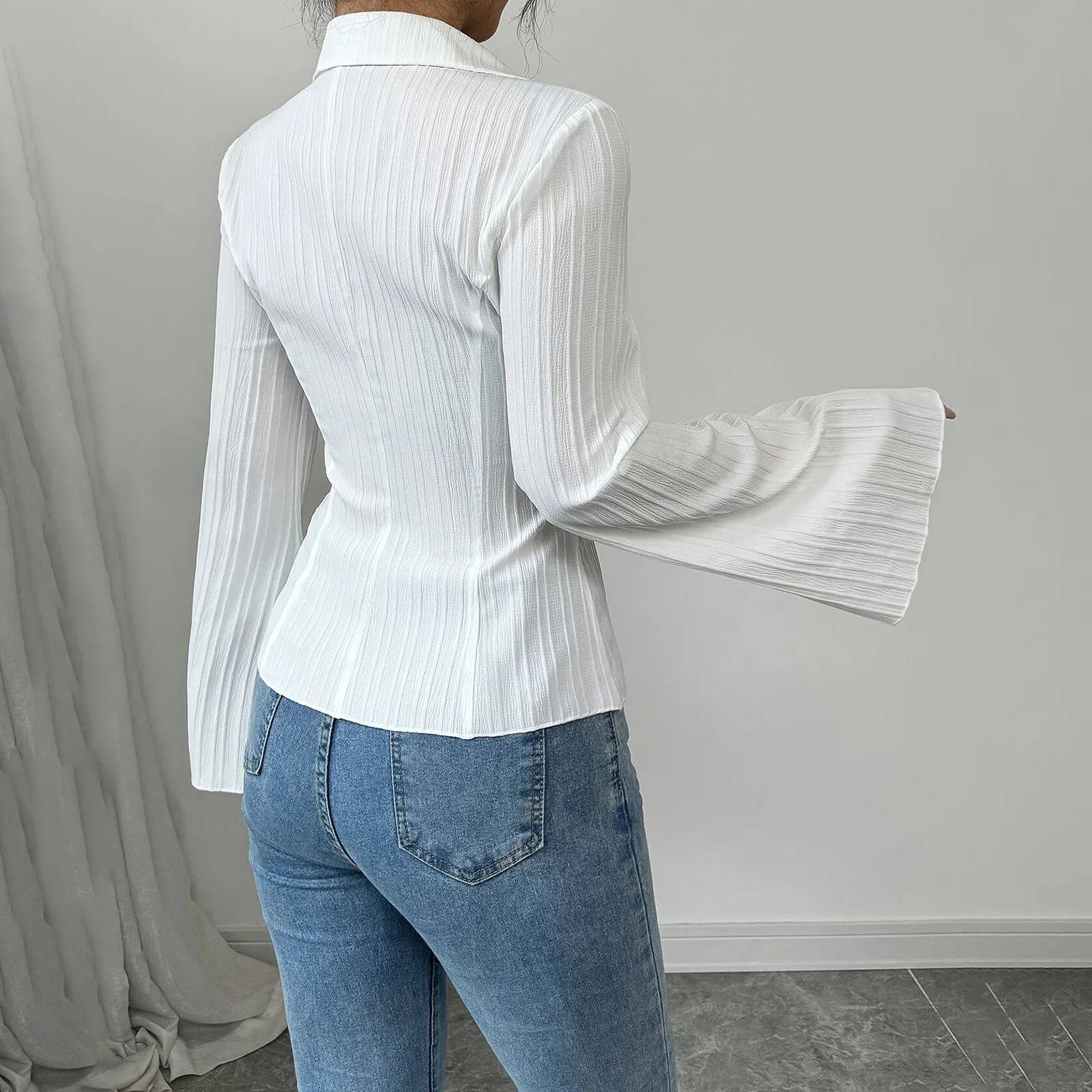 Vintage Damen-Plisseehemden, modische einfarbige Glocke, lange Ärmel, Revers, V-Ausschnitt, Knopfleiste, Bluse