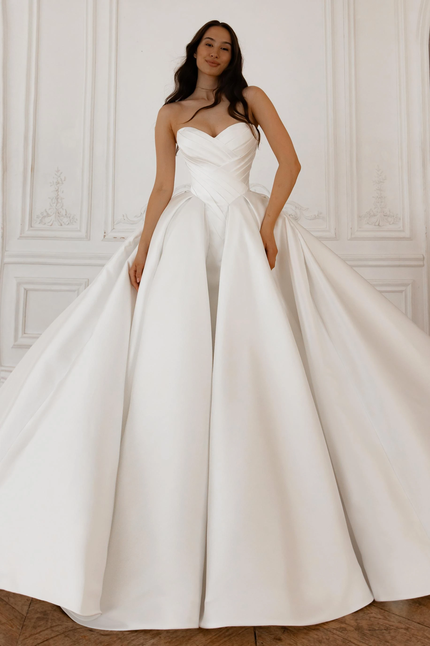 

Customizable Elegant Satin Wedding Dress Off-the-shoulder Sweetheart Princess Ball Gown Bridal Dress Long Train Vestido De Novia