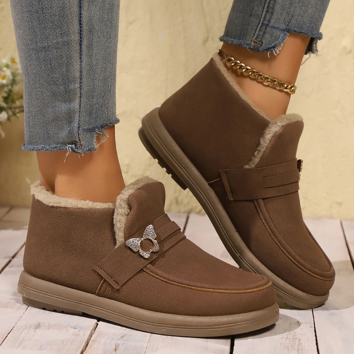 

Warm Mom Winter Plush Thick Bean Shoes Soft Bottom Anti Slip Cotton Boots Fashion Versatile Cotton Shoes for Women