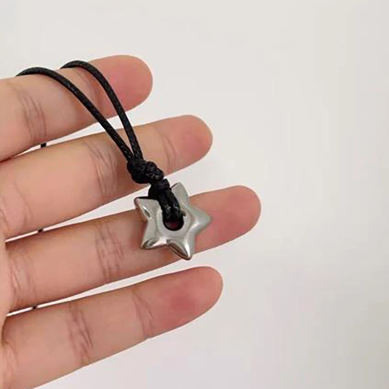 Hollow Five-Pointed Star Necklace Temperament Collar Chain Fashion Simple Star Pendant Clavicle Jewelry for Women Gift