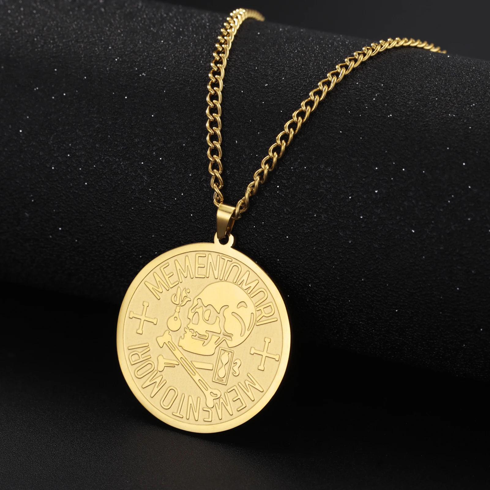 Amaxer Hot Pirates Of The Caribbean Necklace Gold Color Coin  Retro Skull Pendant Punk Hip Hop 