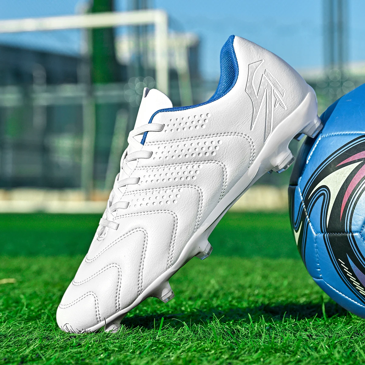 

AG/FG Long Studs Soccer Shoes，PU Fabric Mixed Upper，TPU Sole Wear Resistant Anti Slip，Men Women Kids Youth Outdoor Sports