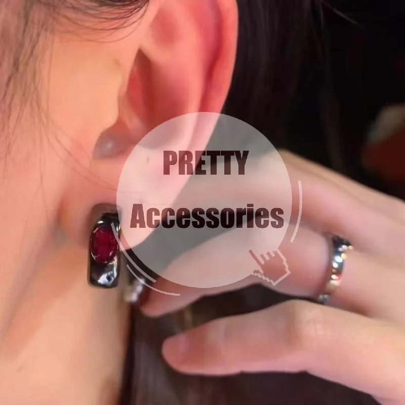 Retro Black Hoop Earrings for Women Comfortable to Wear Sweet Cool Trendy Jewelry Suitable for Concert Club Wear