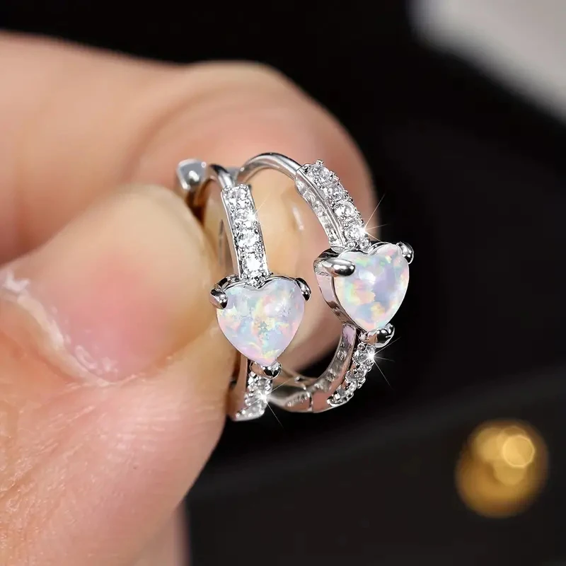 Huitan Einzigartige Herz-Imitat-Opal-Creolen für Frauen, neu gestaltete Statement-Ohrringe für Damen, Geburtstagsgeschenk, schicker Schmuck