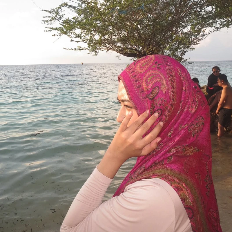 

Luxury Embroidery Cashmere Winter Scarves Women Ladies Elegant Poncho Pareo Cape Warm Shawl Chunky Headscarf Wrap Muslim Hijabs