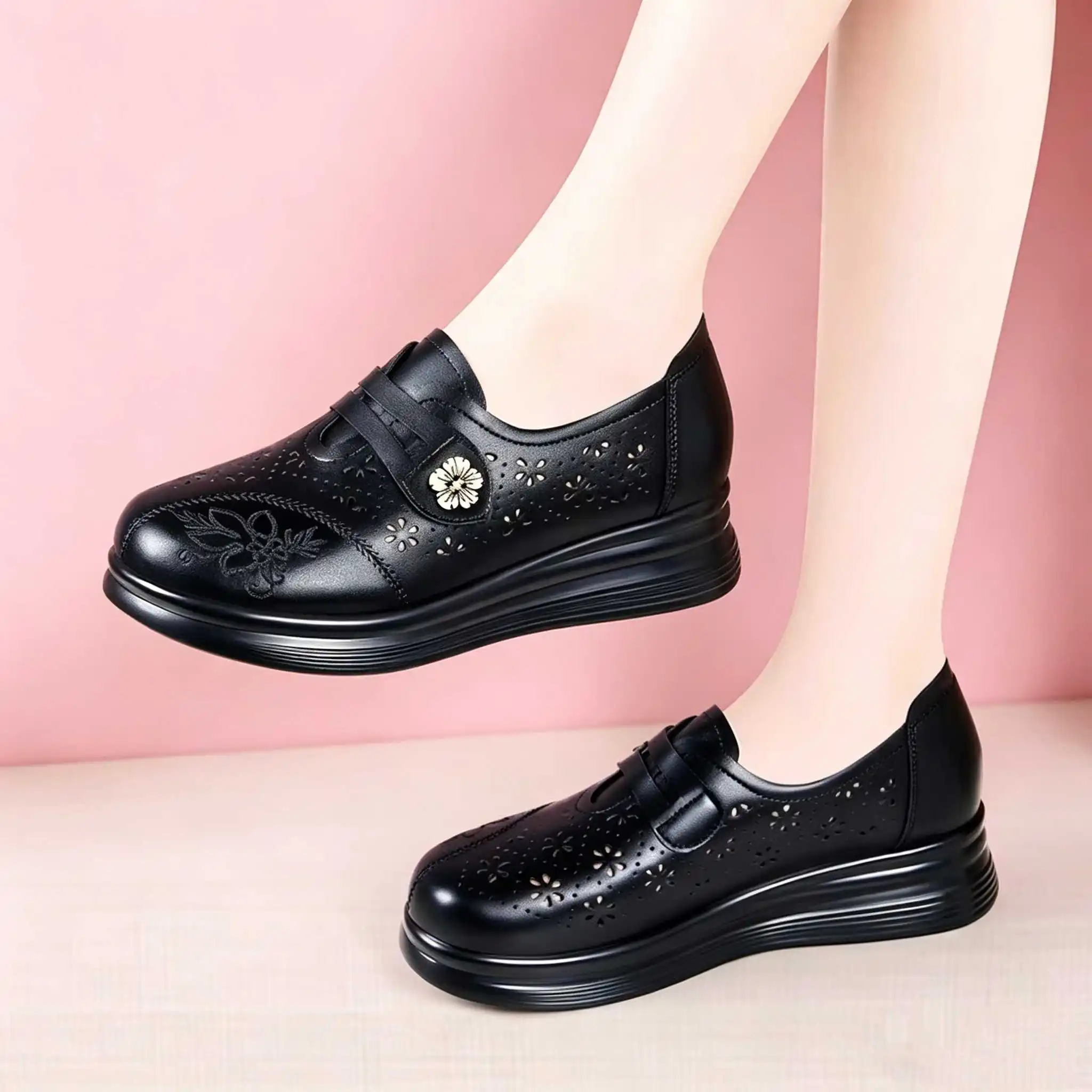 

4.5cm Vintage Round Head Floral Print Hollow Shoes Women Flats Platform Shoes 2026 Spring Summer Thick Sole Soft Leather Loaers