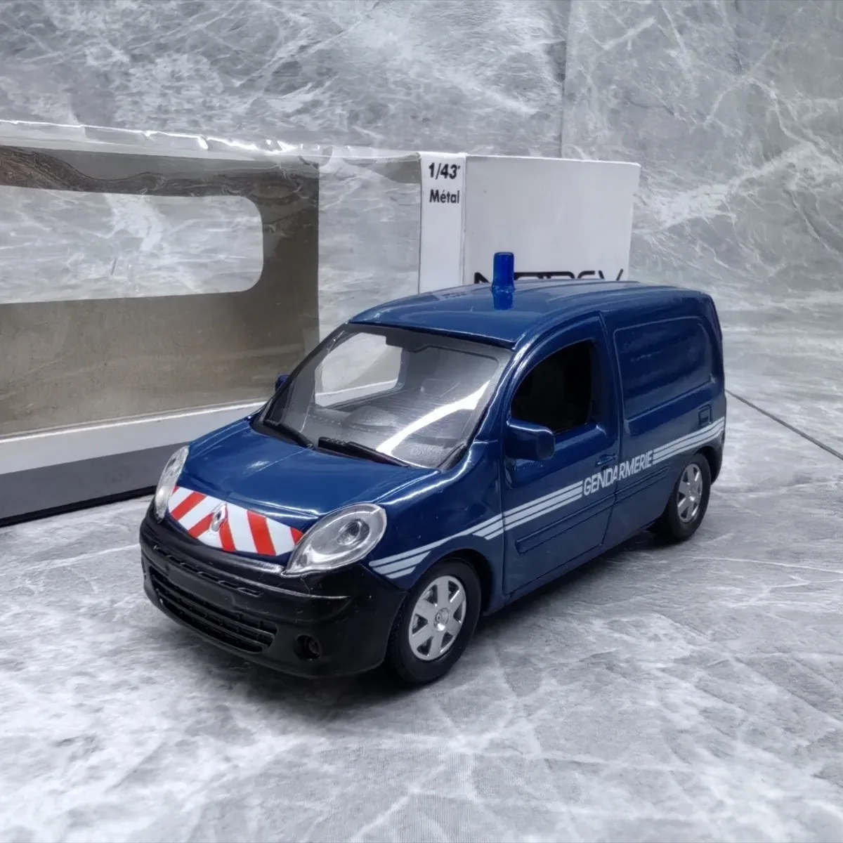1:43 Renault Kangoo Multi-purpose Van Diecast Model