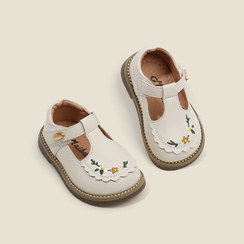 

Женская детская обувь. Детская кожаная обувь. Детская обувь для малышей. Туфли принцессы. Весенняя женская обувь для маленьких детей.