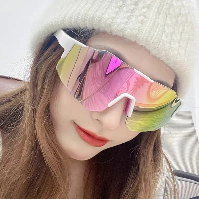 1 Stück bunte Sport-Sonnenbrille zum Radfahren, Wandern, Skifahren und Autofahren, winddicht, UV-Schutz.