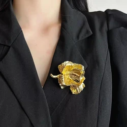 Vintage Rose Flower Metal Broochs for Women Trend Fashion Delicate Suit Corsage Pins Party Jewelry Accessories