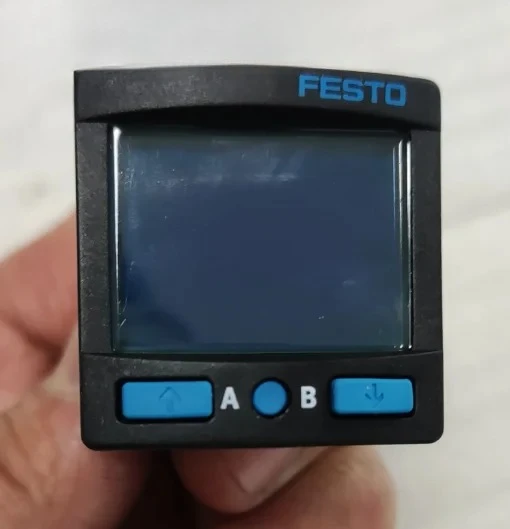 Gebrauchtes digitales Vakuummessgerät Manometer SPAN-B2R-G18M-PN-PN-L1