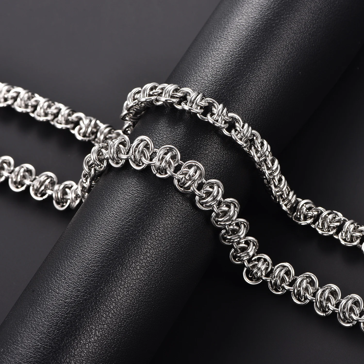 Punk Chunky Knoten-Kette aus Edelstahl, Schwere Halskette, Einzigartige Handgefertigte Panzerkette, Herrenschmuck – Detail 4