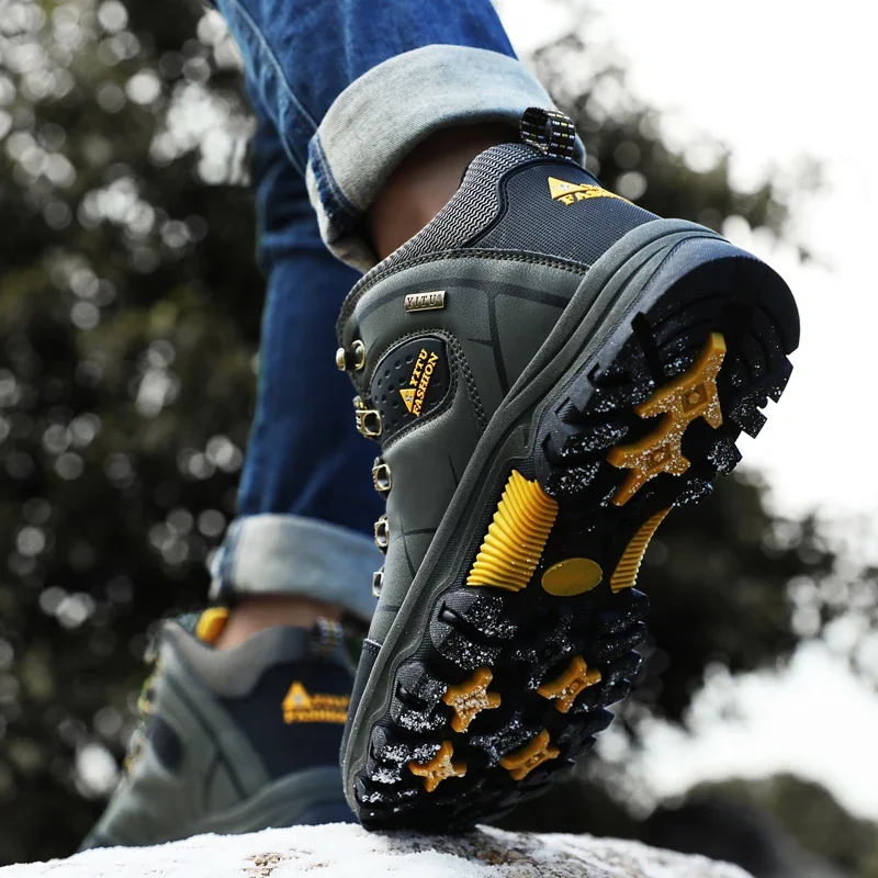 Zapatos de nieve de invierno para hombres, zapatillas de senderismo de forro polar de alta calidad para exteriores, Tenis resistentes, zapatillas de correr para hombres, envío gratis