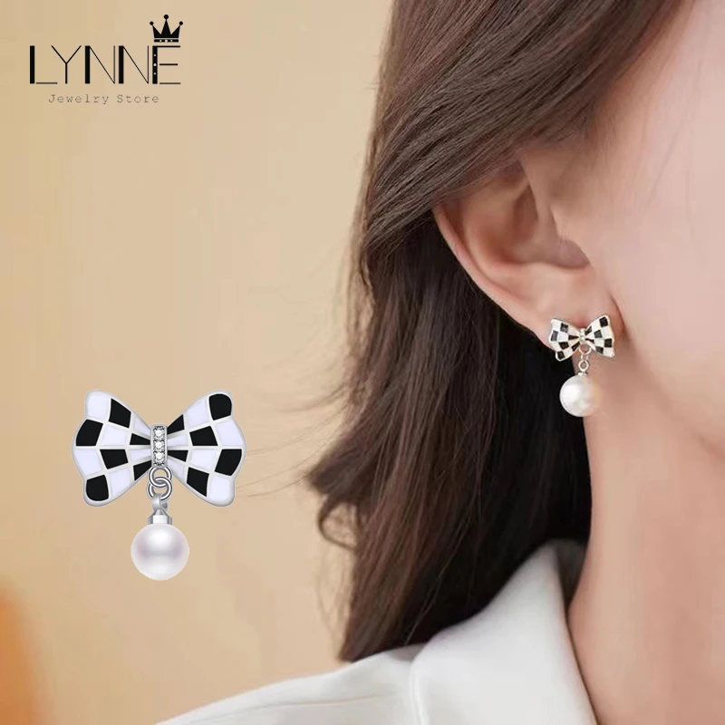 

Fashion Trend 8mm Freshwater Pearl Black White Grid Bowknot Drop Earrings Women 925 Silver Jewelry Gift Zircon Pendant Ear Stud