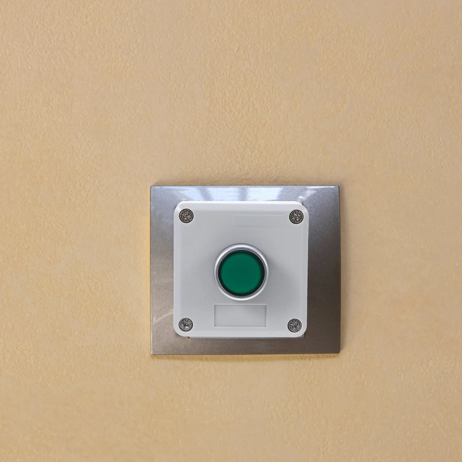 Industrial Waterproof Push Button Switch Box 2.83x2.83in Momentary Control Station Safety Emergency Stop Switch Enclosure Box